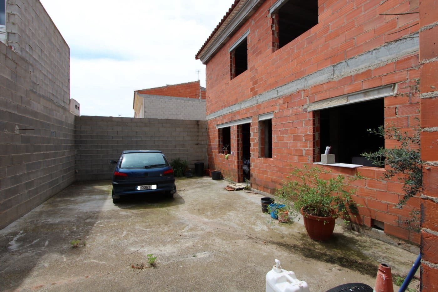 4 soverom Hus til salgs i Marines - € 150 000 (Ref: 6838375)