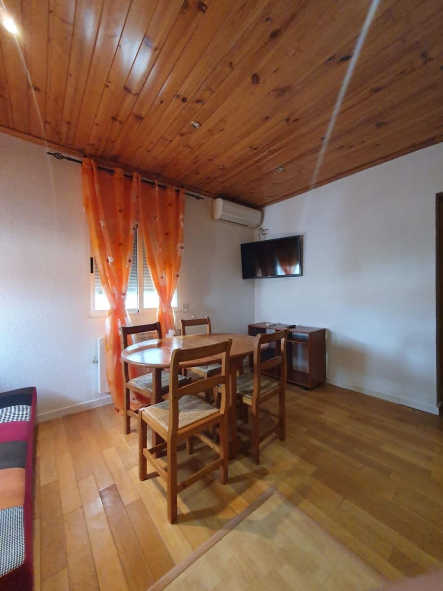 5 soveværelse Byhus til salg i Marines - € 350.000 (Ref: 7621377)