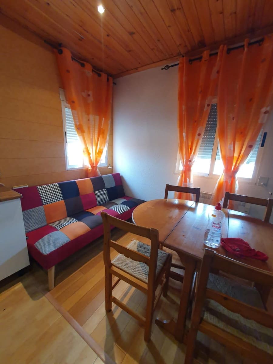 5 soveværelse Byhus til salg i Marines - € 350.000 (Ref: 7621377)