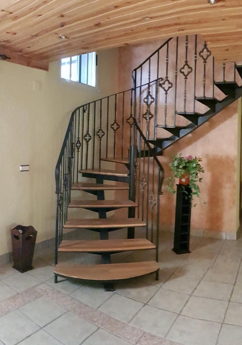 5 soveværelse Byhus til salg i Marines - € 350.000 (Ref: 7621377)