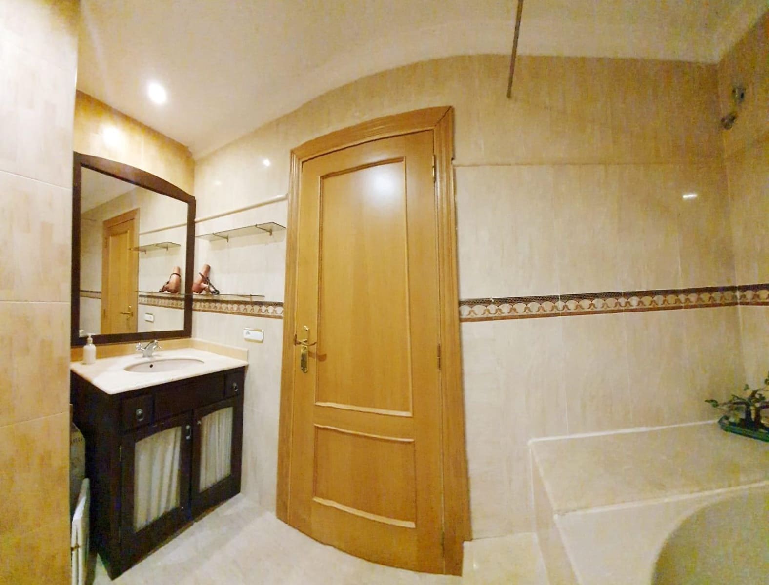 5 soveværelse Byhus til salg i Marines - € 350.000 (Ref: 7621377)