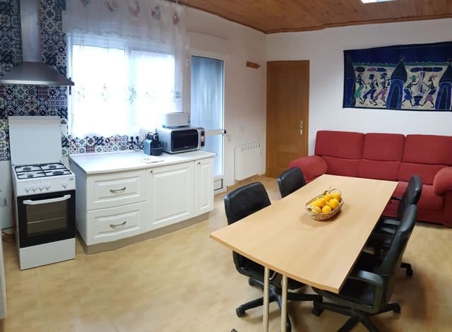 4 soveværelse Byhus til salg i Marines - € 425.000 (Ref: 7677403)