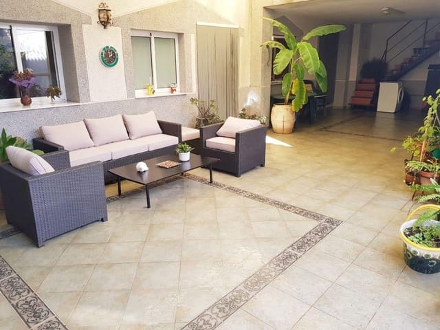 4 soveværelse Byhus til salg i Marines - € 425.000 (Ref: 7677403)