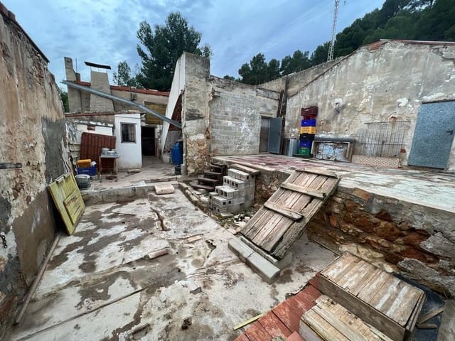 3 bedroom Commercial for sale in Llíria - € 39,900 (Ref: 8016934)