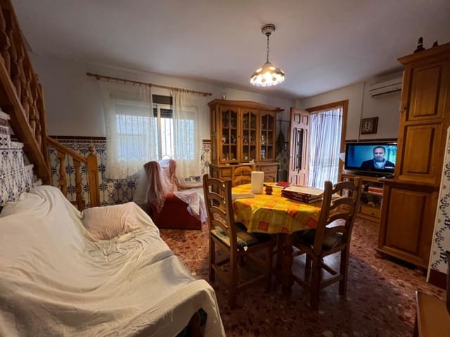 4 chambre Maison de Ville à vendre à Chulilla avec garage - 135 000 € (Ref: 8099748)