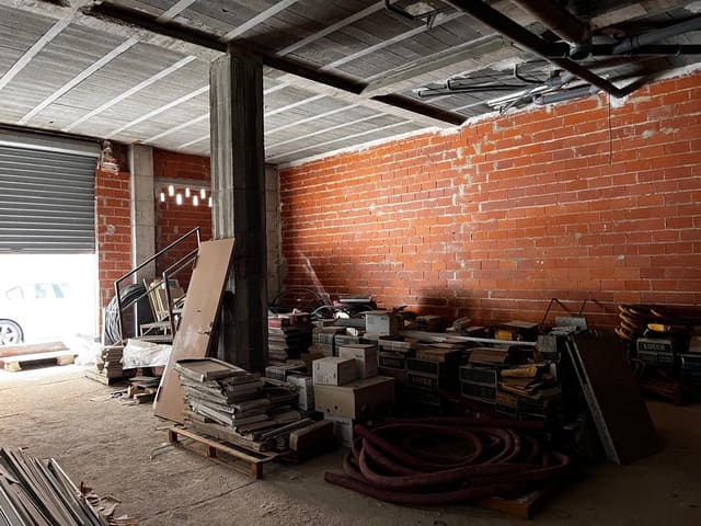 Commercial for sale in Llíria - € 90,000 (Ref: 8314137)