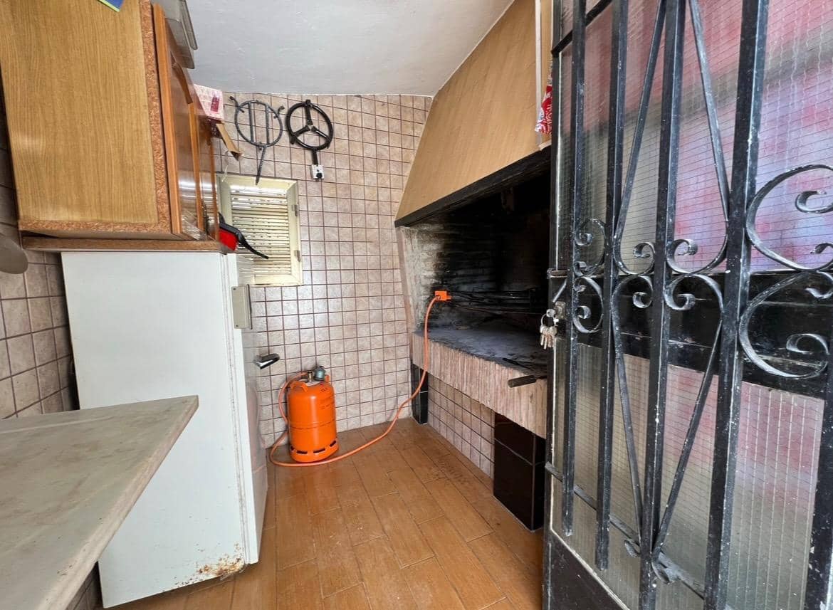 2 soveværelse Villa til salg i Chiva med swimmingpool - € 150.000 (Ref: 8318329)