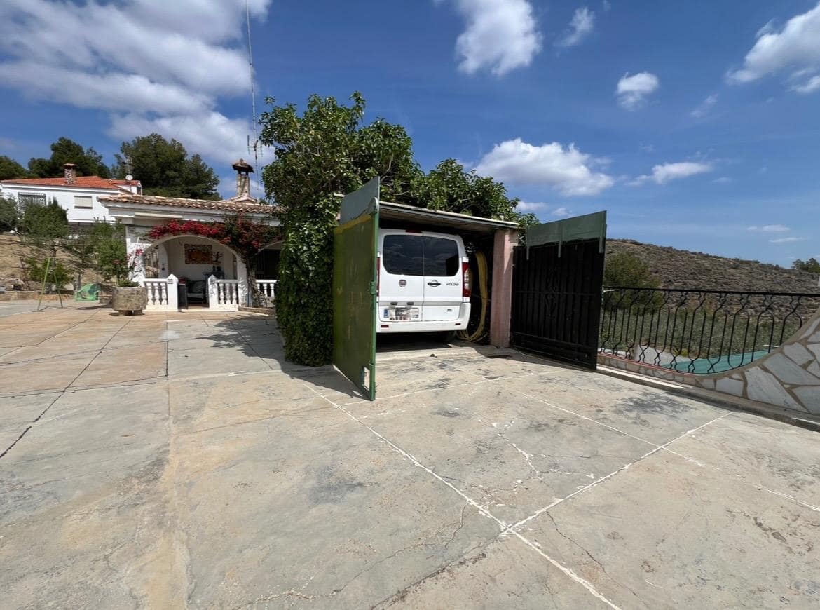 2 soveværelse Villa til salg i Chiva med swimmingpool - € 150.000 (Ref: 8318329)