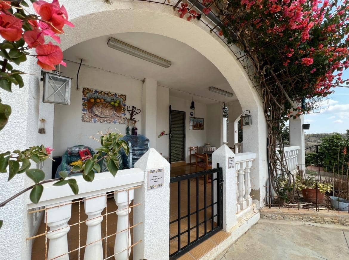 2 soveværelse Villa til salg i Chiva med swimmingpool - € 150.000 (Ref: 8318329)