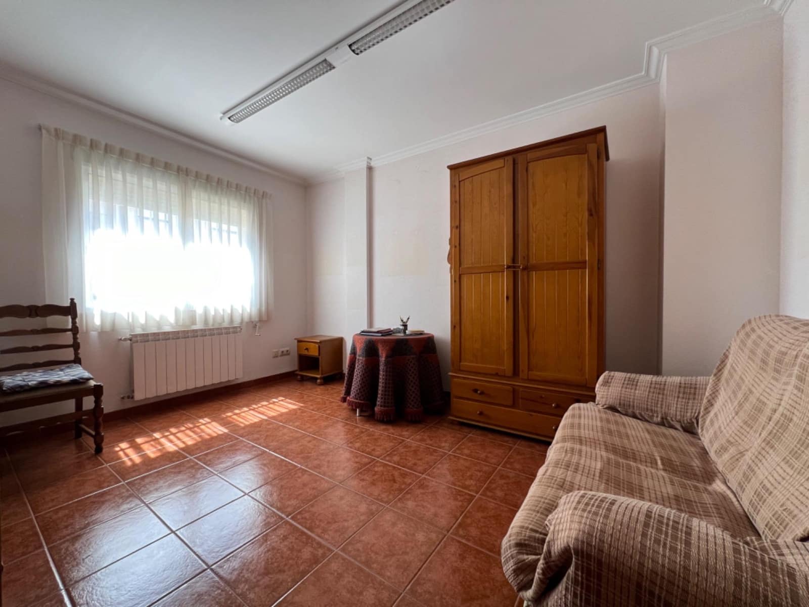 6 soverom Villa til salgs i Marines med garasje - € 380 000 (Ref: 8500112)