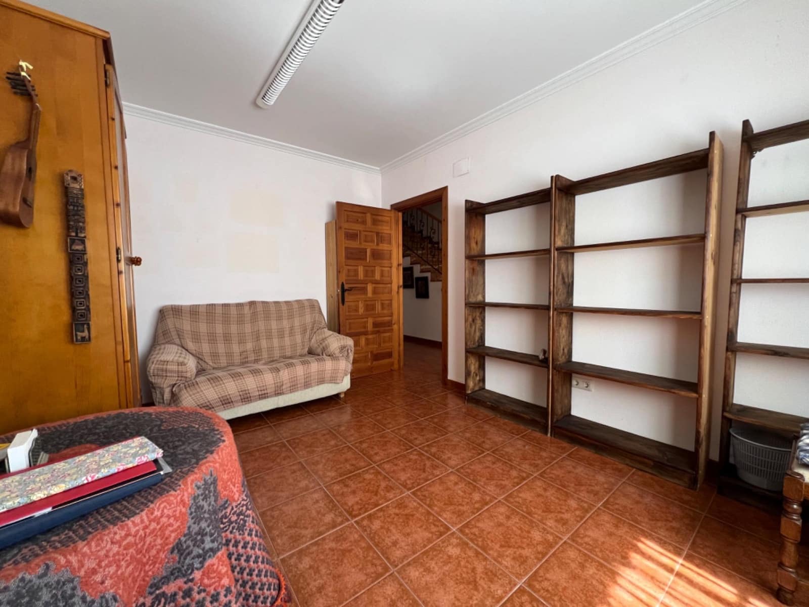 6 soverom Villa til salgs i Marines med garasje - € 380 000 (Ref: 8500112)