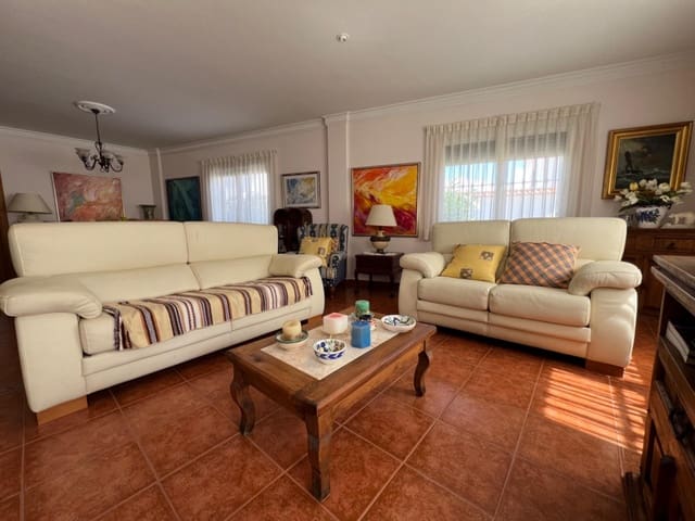 6 soverom Villa til salgs i Marines med garasje - € 380 000 (Ref: 8500112)