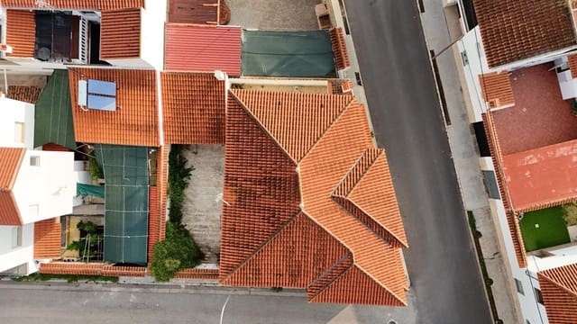 6 soverom Villa til salgs i Marines med garasje - € 380 000 (Ref: 8500112)