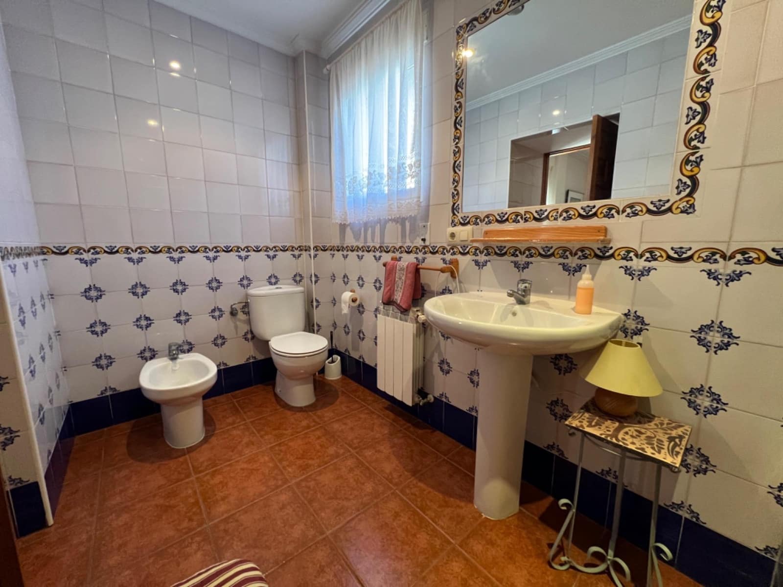 6 soverom Villa til salgs i Marines med garasje - € 380 000 (Ref: 8500112)