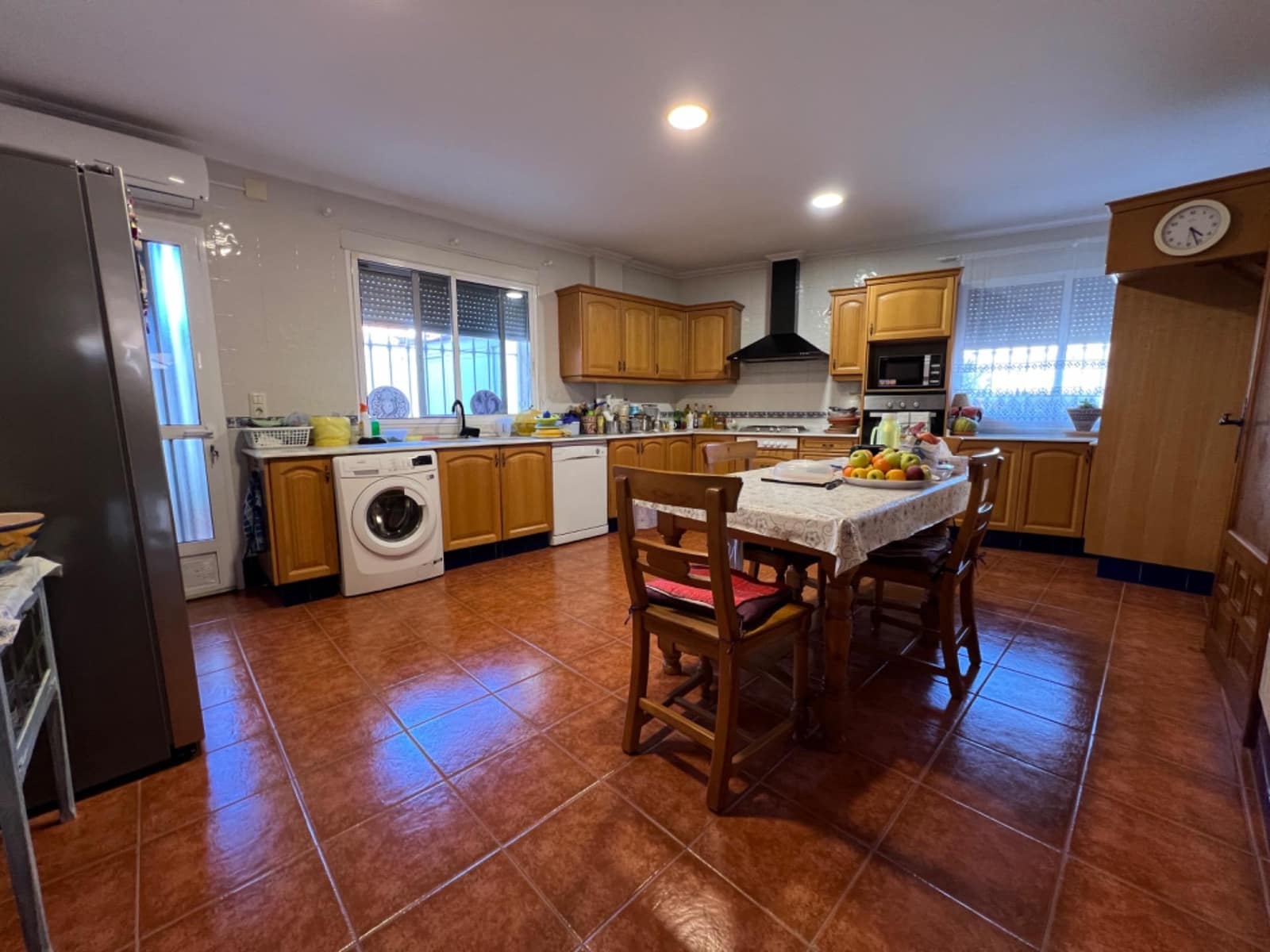 6 soverom Villa til salgs i Marines med garasje - € 380 000 (Ref: 8500112)