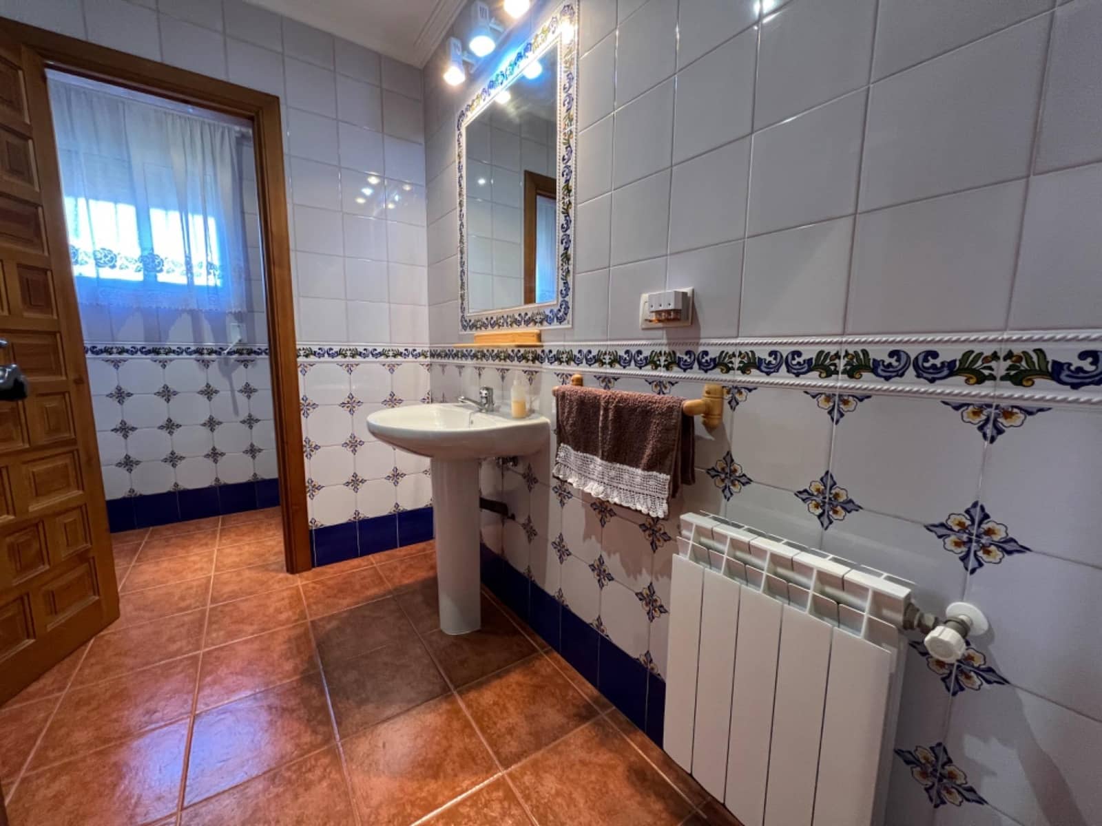 6 soverom Villa til salgs i Marines med garasje - € 380 000 (Ref: 8500112)