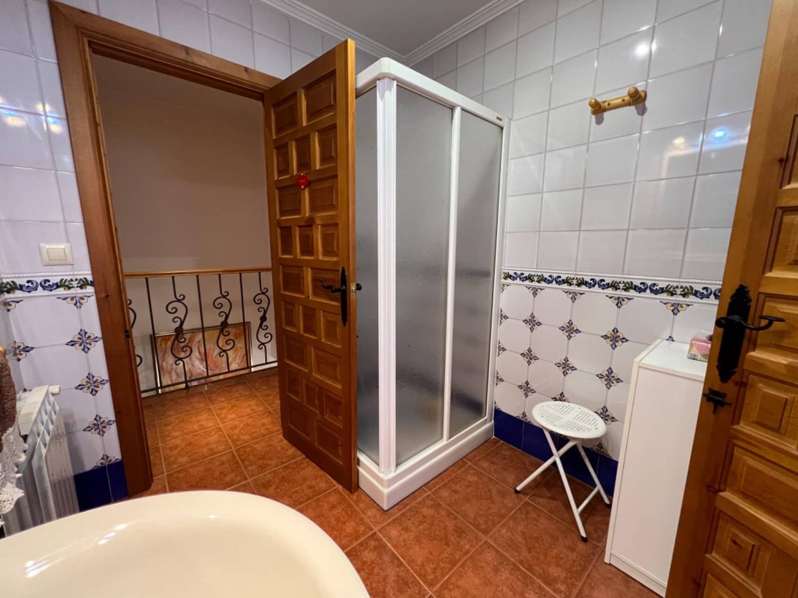 6 soverom Villa til salgs i Marines med garasje - € 380 000 (Ref: 8500112)