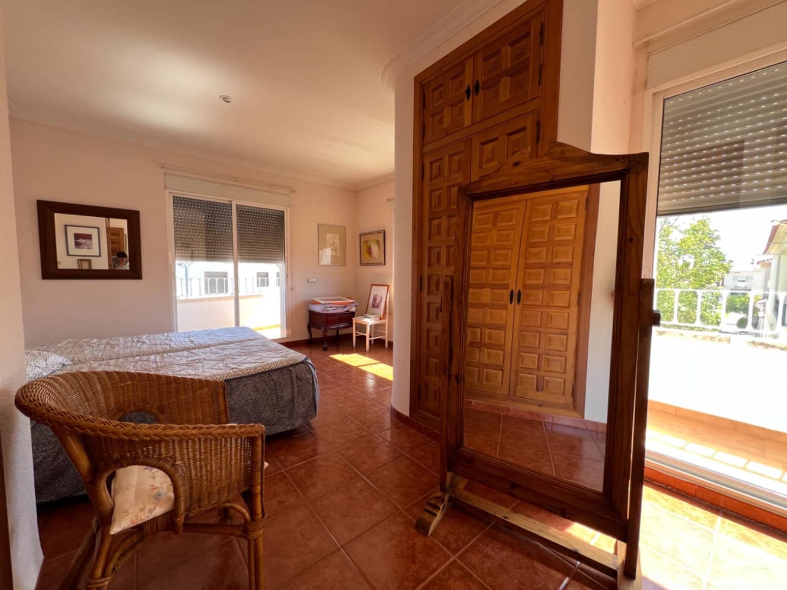 6 soverom Villa til salgs i Marines med garasje - € 380 000 (Ref: 8500112)