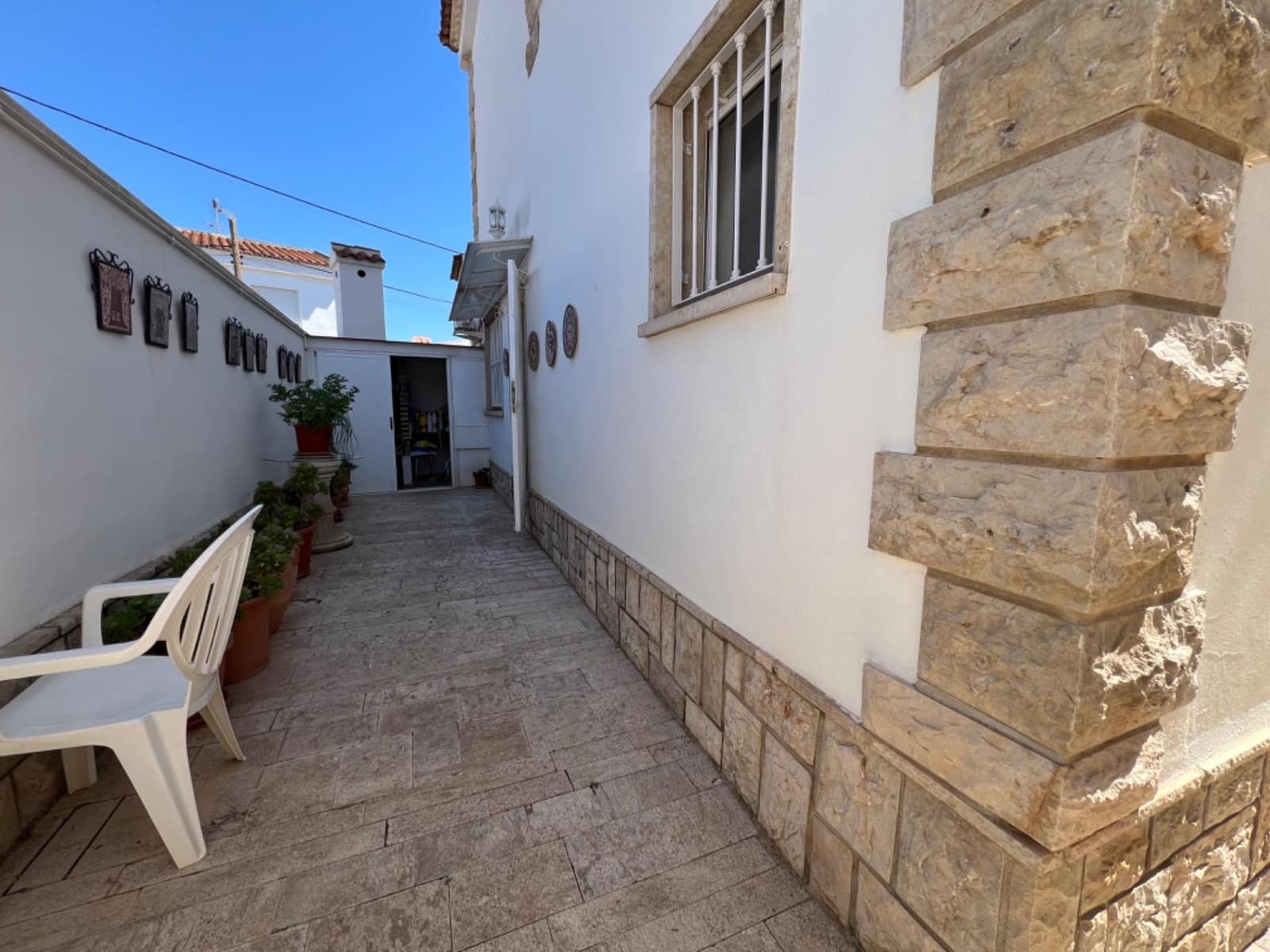 6 soverom Villa til salgs i Marines med garasje - € 380 000 (Ref: 8500112)