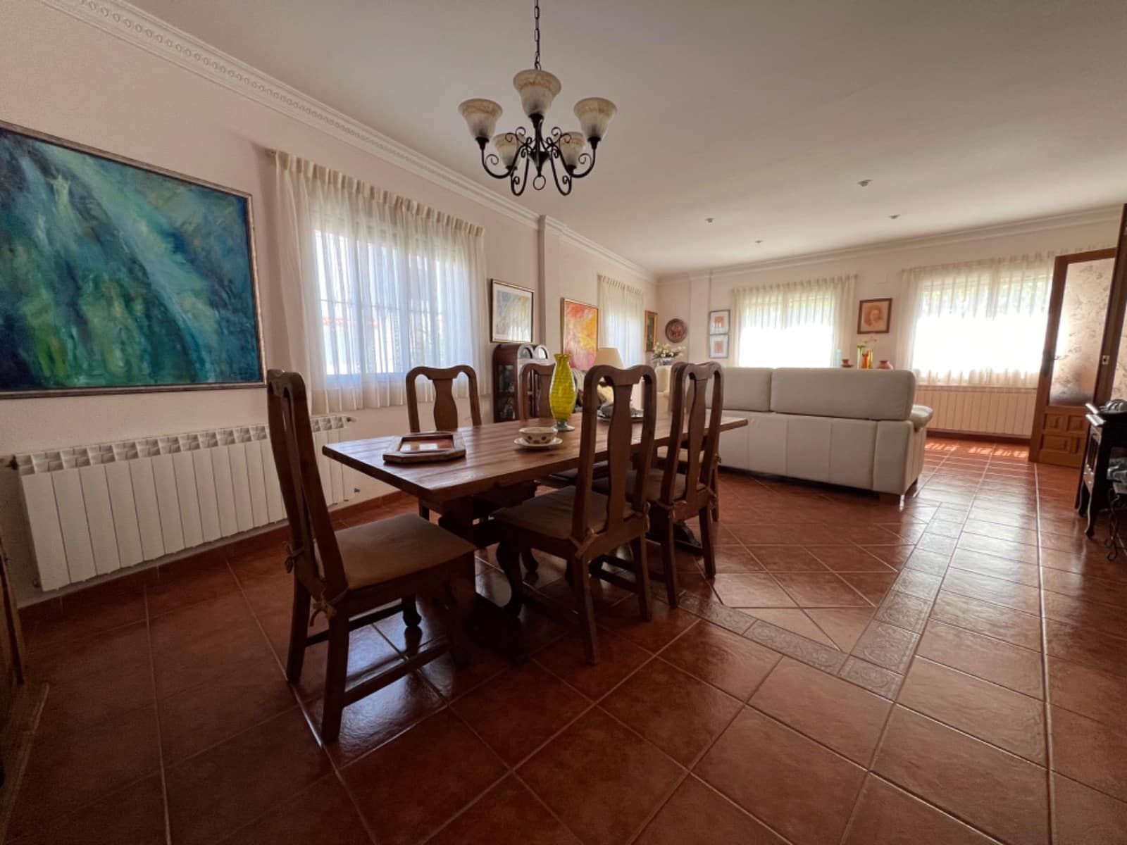 6 soverom Villa til salgs i Marines med garasje - € 380 000 (Ref: 8500112)