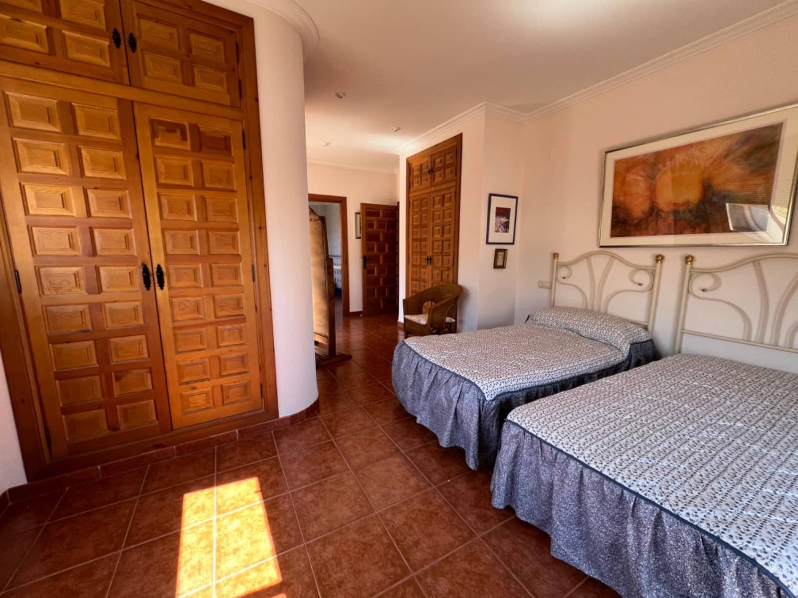 6 soverom Villa til salgs i Marines med garasje - € 380 000 (Ref: 8500112)