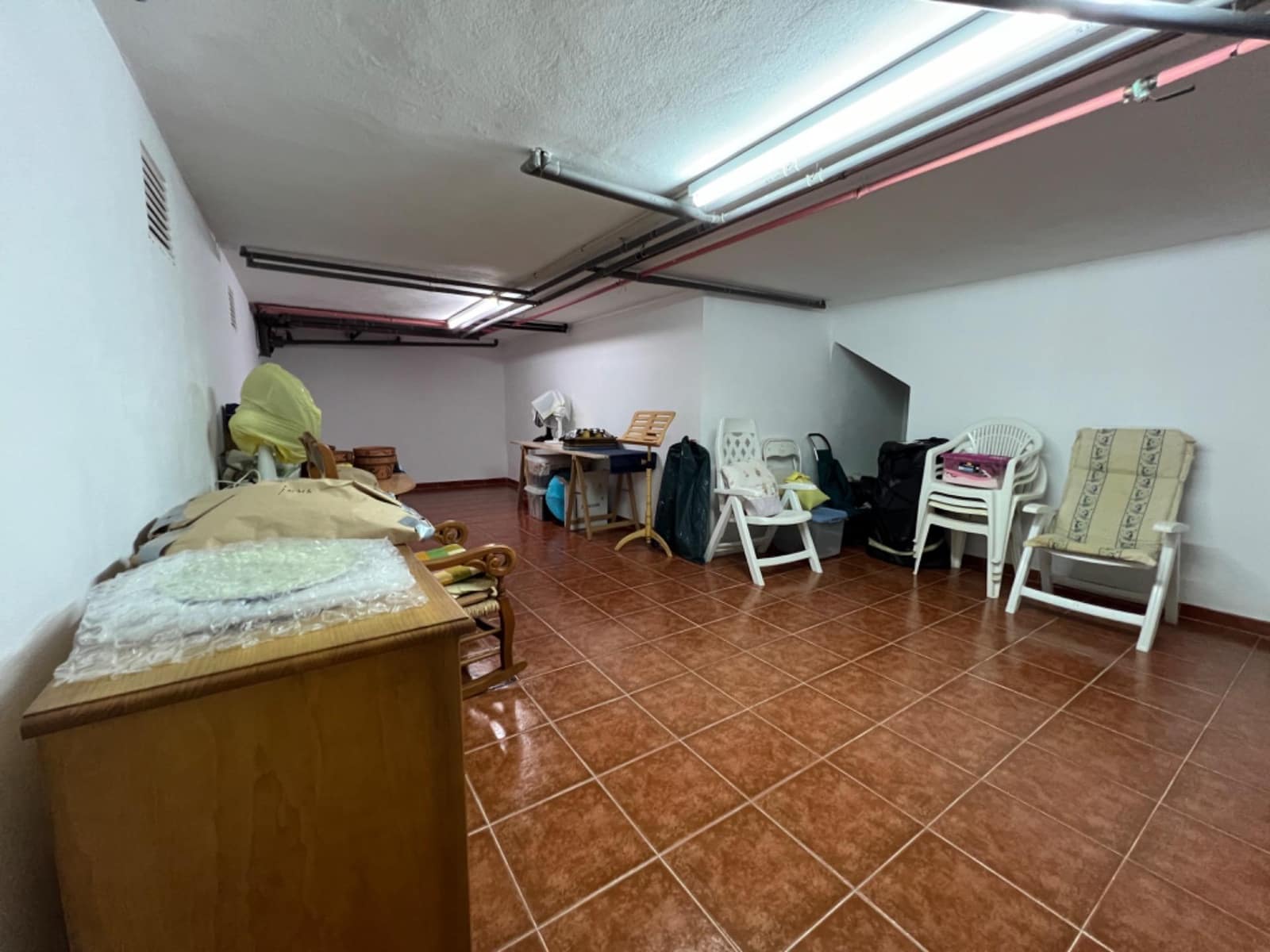 6 soverom Villa til salgs i Marines med garasje - € 380 000 (Ref: 8500112)