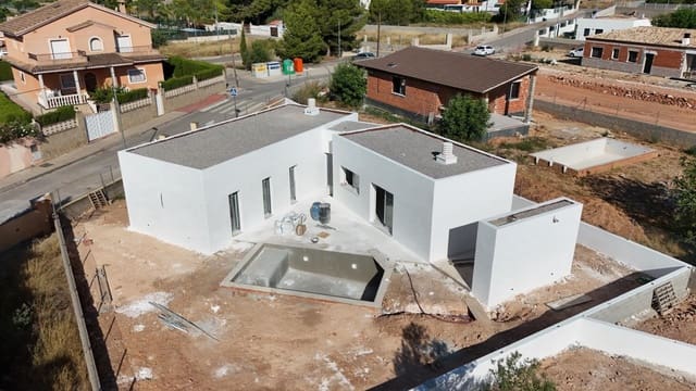 3 bedroom Villa for sale in Llíria with pool - € 370,000 (Ref: 8652858)