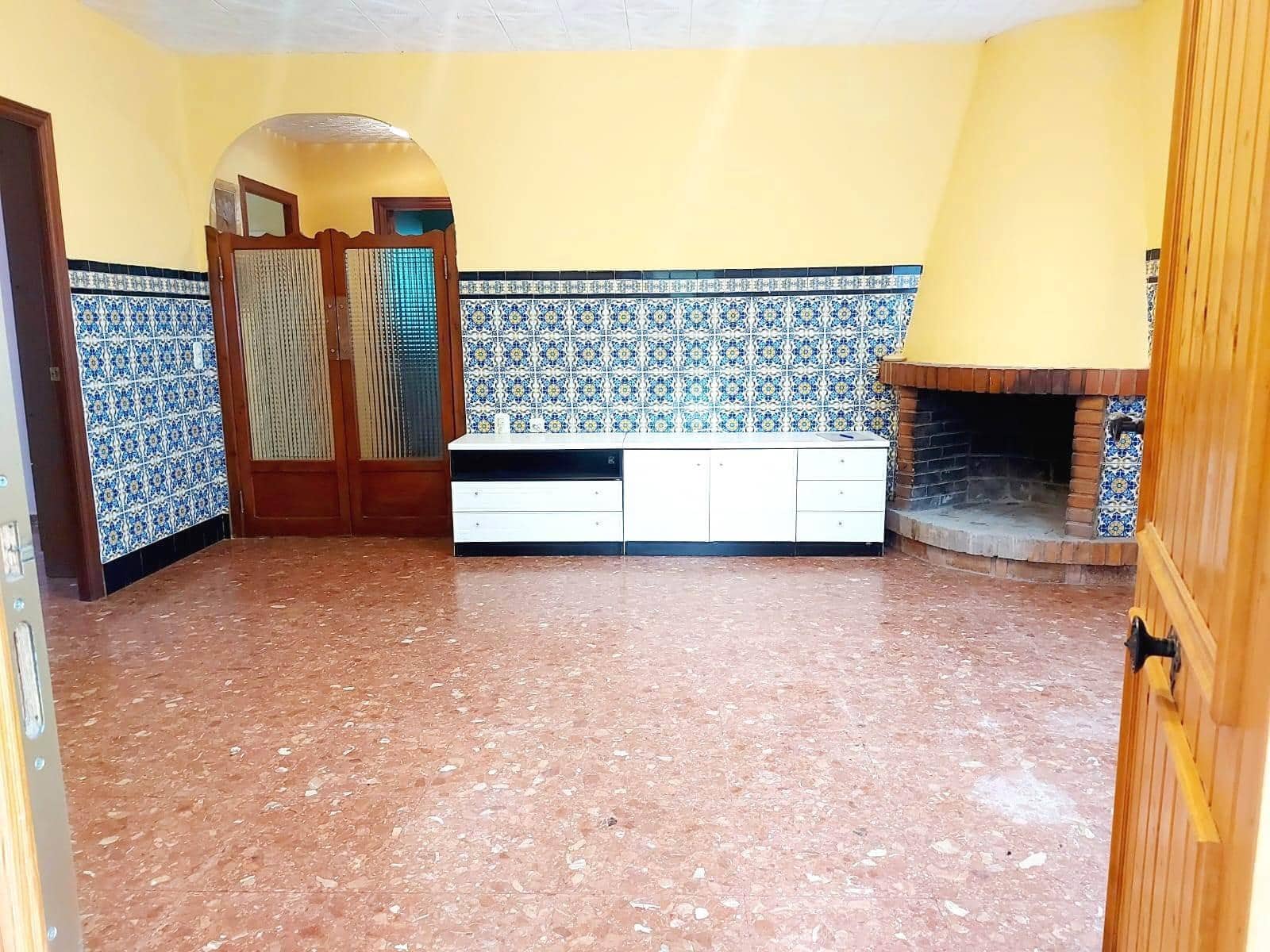 4 soveværelse Villa til salg i Lliria med swimmingpool garage - € 250.000 (Ref: 8662370)