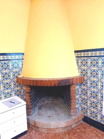 4 bedroom Villa for sale in Llíria with pool garage - € 250,000 (Ref: 8662370)