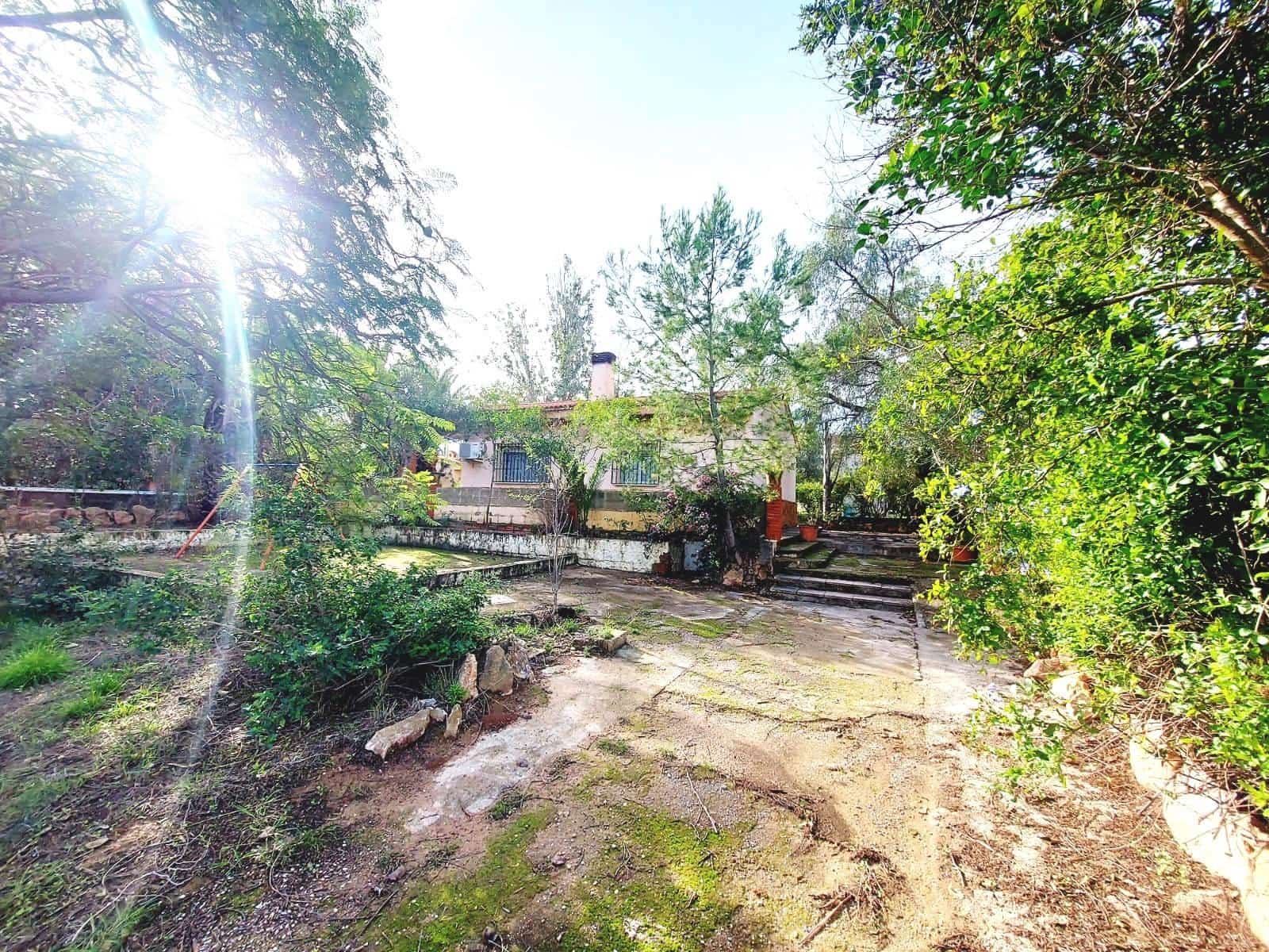 4 soveværelse Villa til salg i Lliria med swimmingpool garage - € 250.000 (Ref: 8662370)