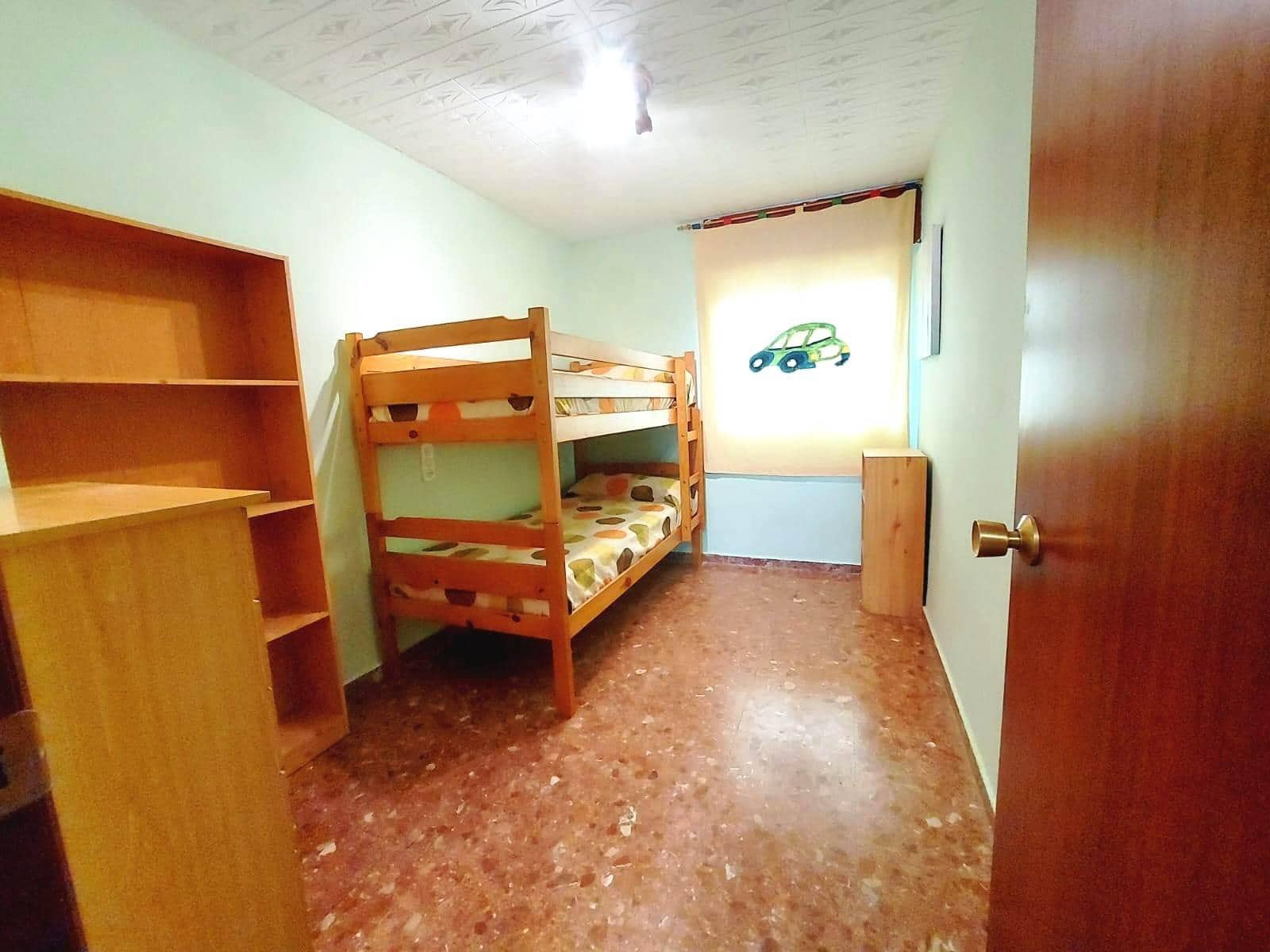 4 soveværelse Villa til salg i Lliria med swimmingpool garage - € 250.000 (Ref: 8662370)