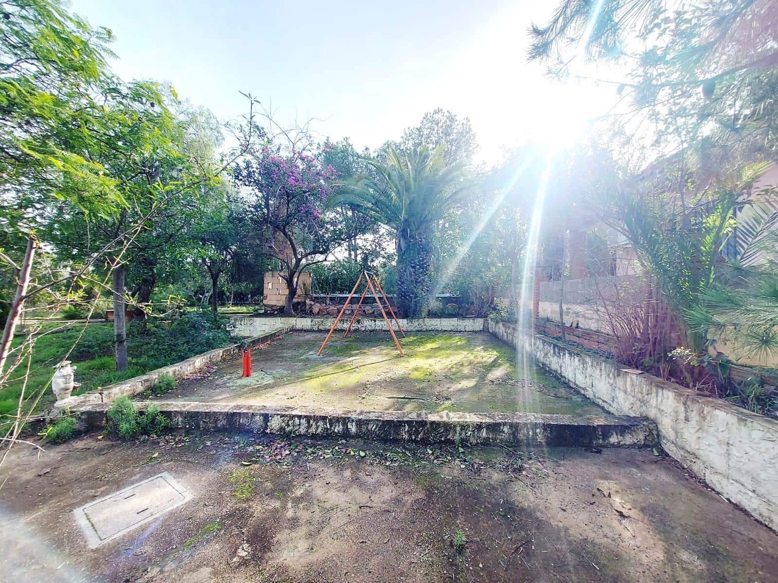 4 soveværelse Villa til salg i Lliria med swimmingpool garage - € 250.000 (Ref: 8662370)