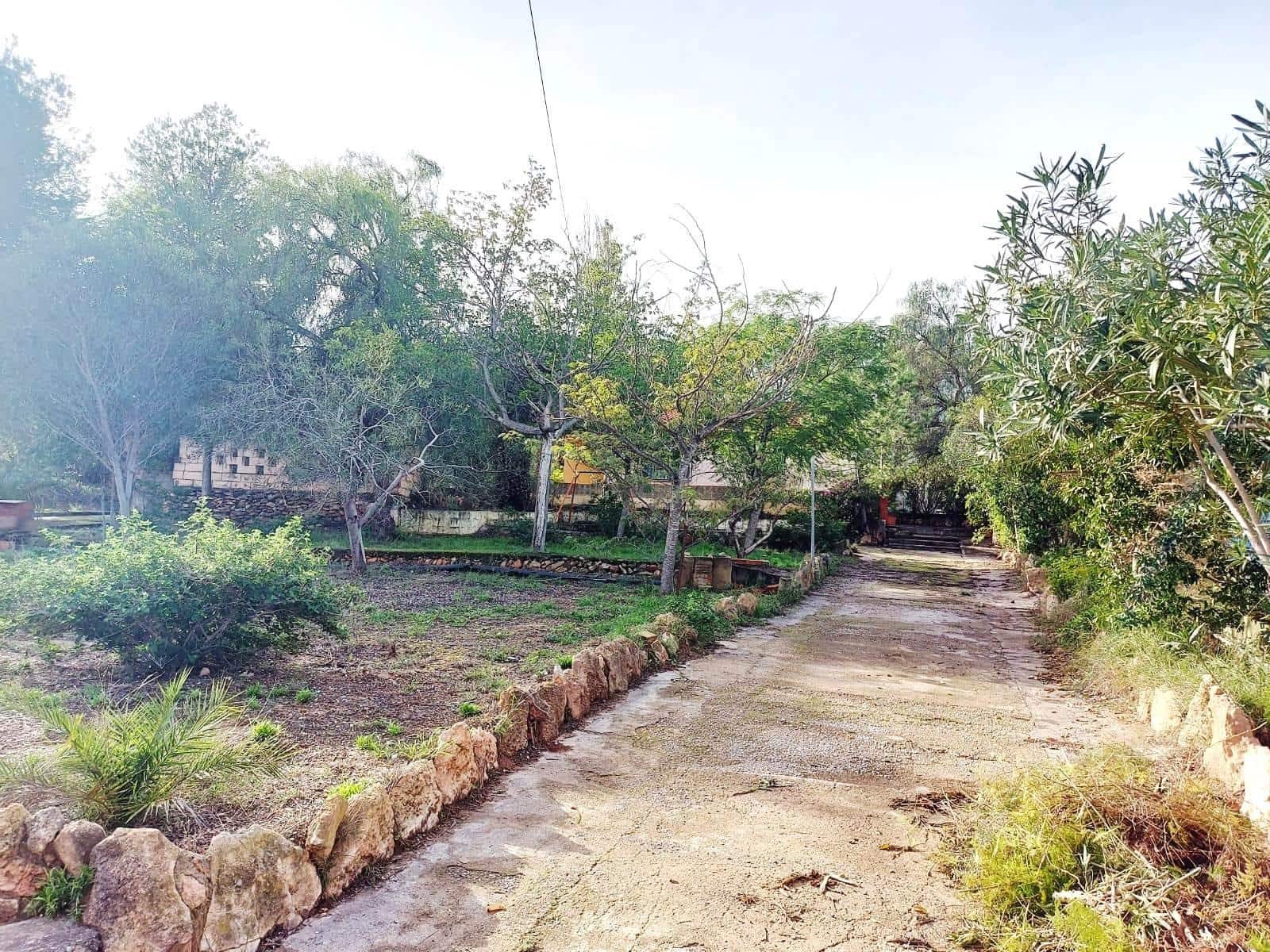 4 soveværelse Villa til salg i Lliria med swimmingpool garage - € 250.000 (Ref: 8662370)