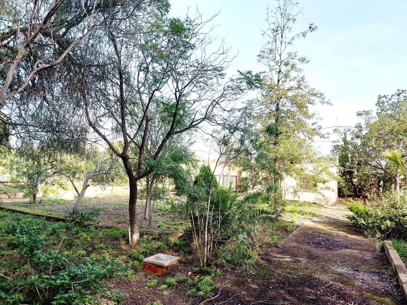 4 soveværelse Villa til salg i Lliria med swimmingpool garage - € 250.000 (Ref: 8662370)