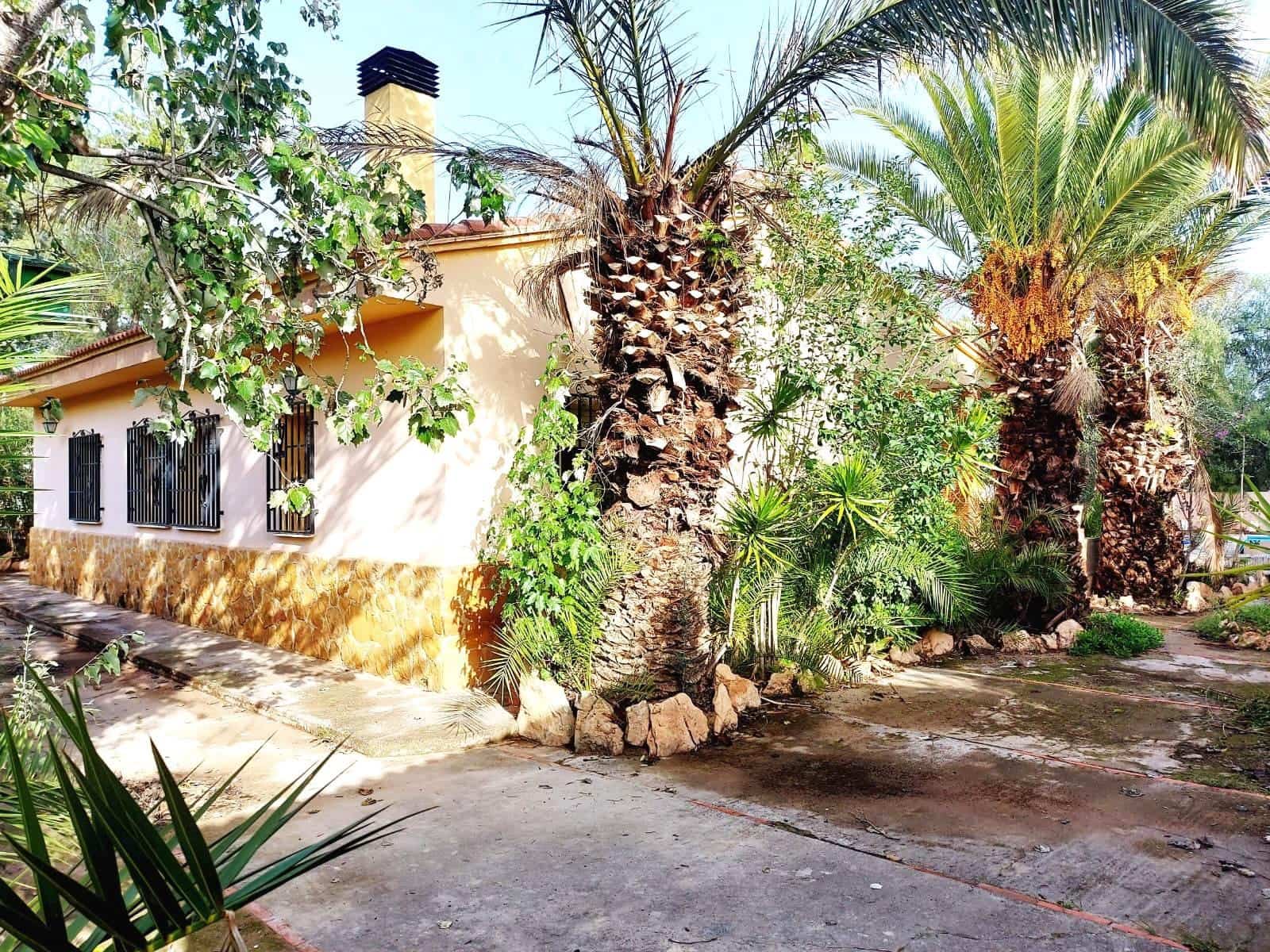 4 soveværelse Villa til salg i Lliria med swimmingpool garage - € 250.000 (Ref: 8662370)