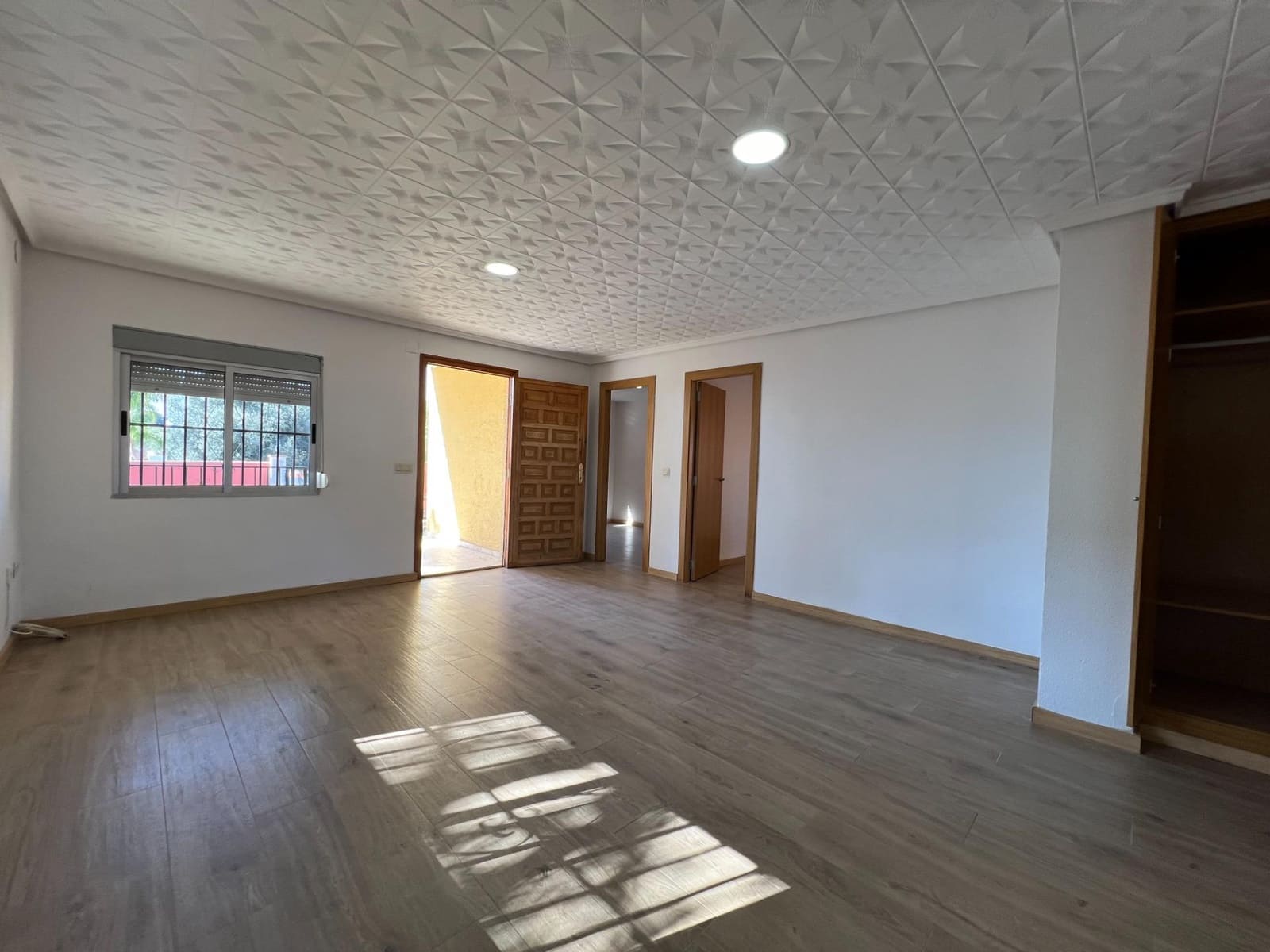 3 soveværelse Villa til leje i Lliria med swimmingpool - € 1.200 (Ref: 8809882)