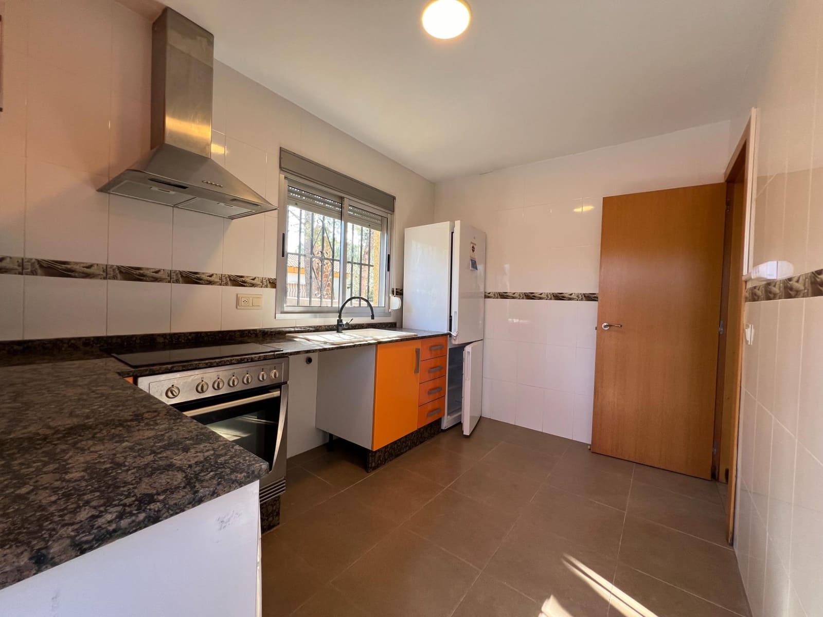 3 soveværelse Villa til leje i Lliria med swimmingpool - € 1.200 (Ref: 8809882)