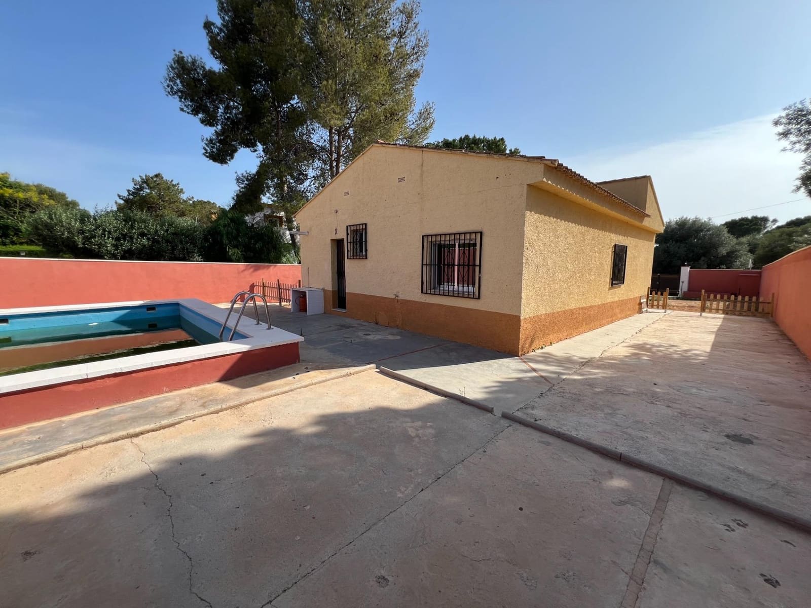 3 soveværelse Villa til leje i Lliria med swimmingpool - € 1.200 (Ref: 8809882)
