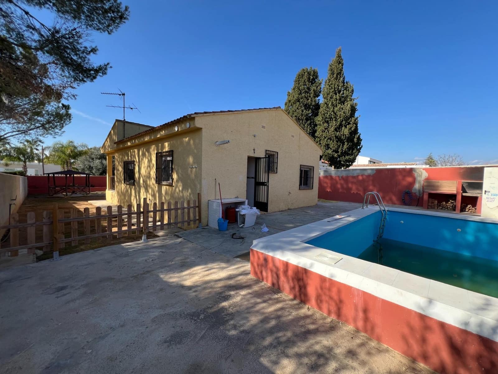 3 soveværelse Villa til leje i Lliria med swimmingpool - € 1.200 (Ref: 8809882)