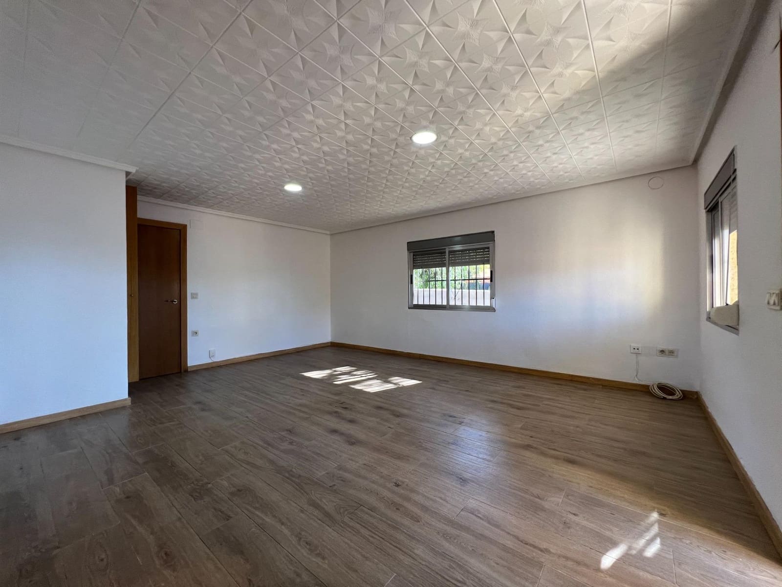 3 soveværelse Villa til leje i Lliria med swimmingpool - € 1.200 (Ref: 8809882)