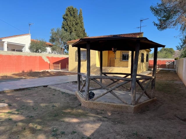 3 soveværelse Villa til leje i Llíria med swimmingpool - € 1.200 (Ref: 8809882)