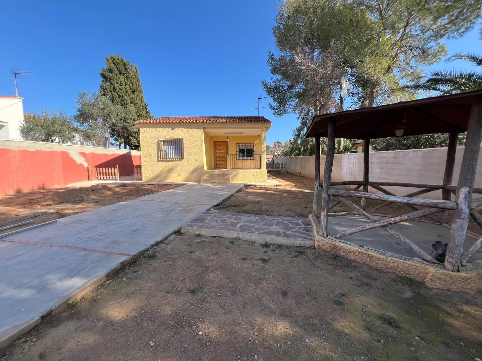 3 soveværelse Villa til leje i Lliria med swimmingpool - € 1.200 (Ref: 8809882)