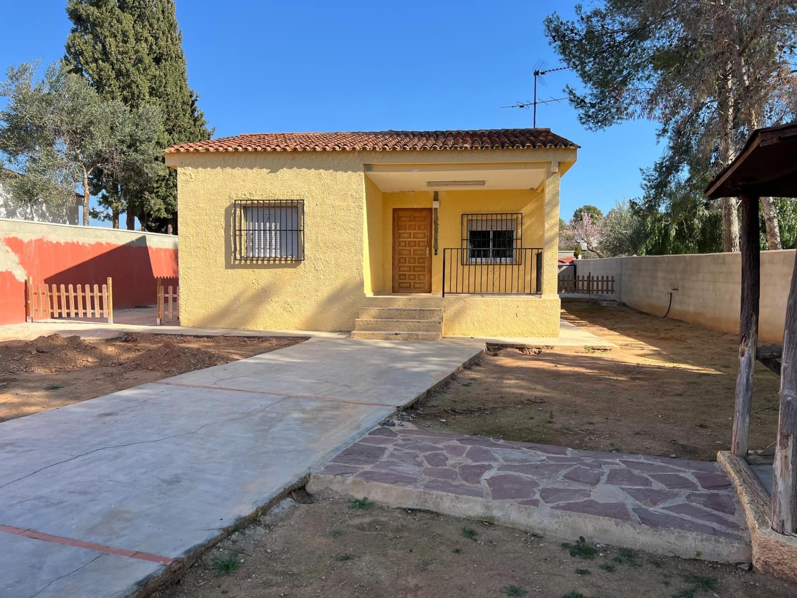 3 soveværelse Villa til leje i Lliria med swimmingpool - € 1.200 (Ref: 8809882)