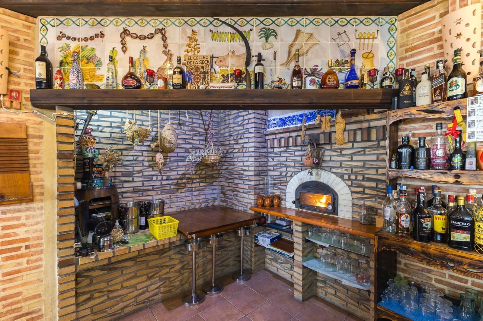 6 soveværelse Restaurant/Bar til salg i Alcublas - € 749.900 (Ref: 8830304)