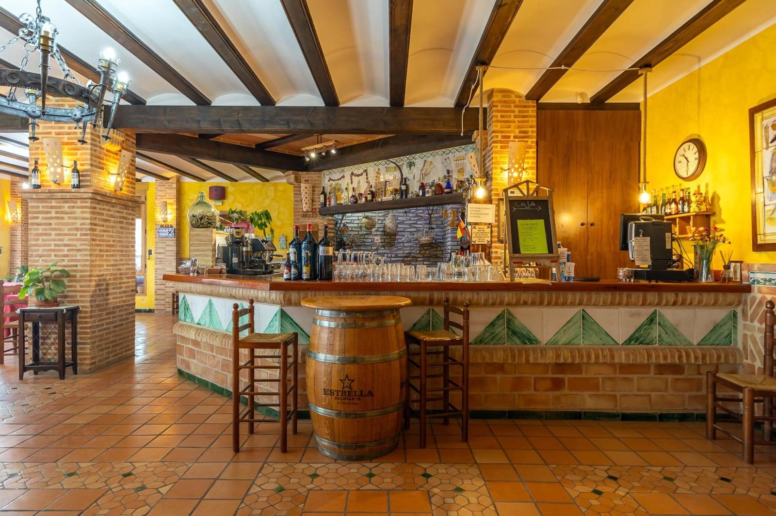 6 soveværelse Restaurant/Bar til salg i Alcublas - € 749.900 (Ref: 8830304)