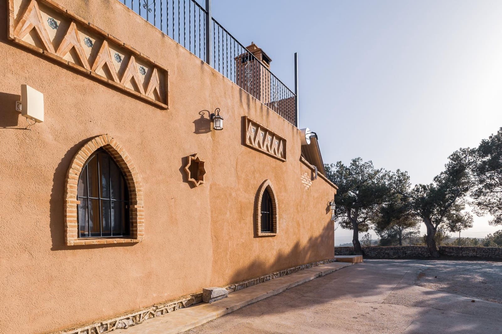 6 soveværelse Restaurant/Bar til salg i Alcublas - € 749.900 (Ref: 8830304)