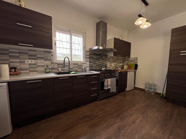 3 makuuhuone Huvila myytävänä paikassa Llíria mukana uima-altaan 
autotalli - 199 000 € (Ref: 8979093)