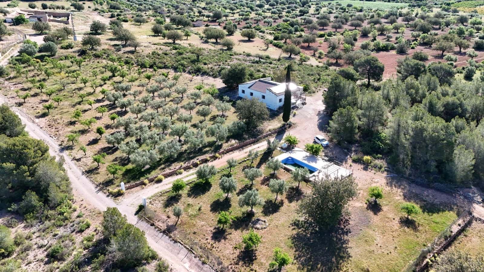 3 slaapkamer Villa te koop in Lliria met zwembad garage - € 199.000 (Ref: 8979093)