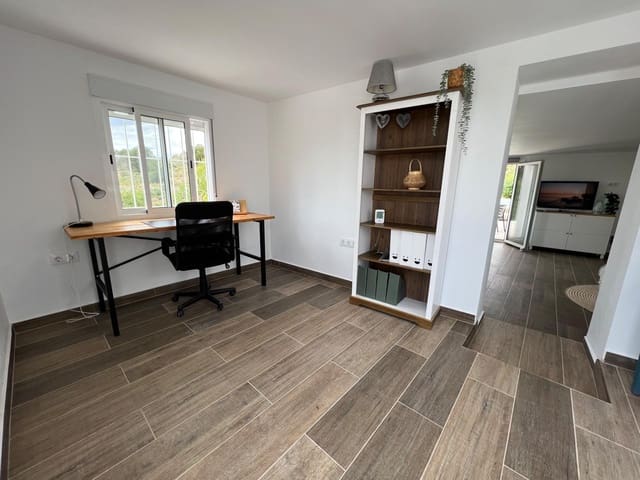 3 bedroom Villa for sale in Llíria with pool - € 210,000 (Ref: 9012550)