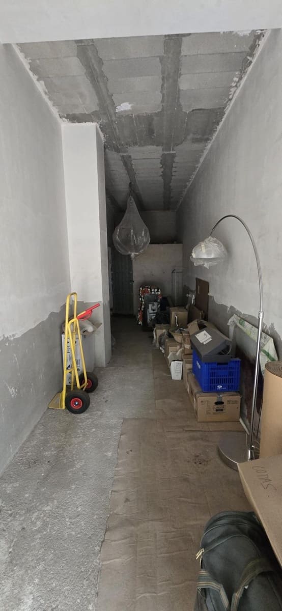 Kaupallinen myytävänä paikassa Lliria - 85 000 € (Ref: 9050987)